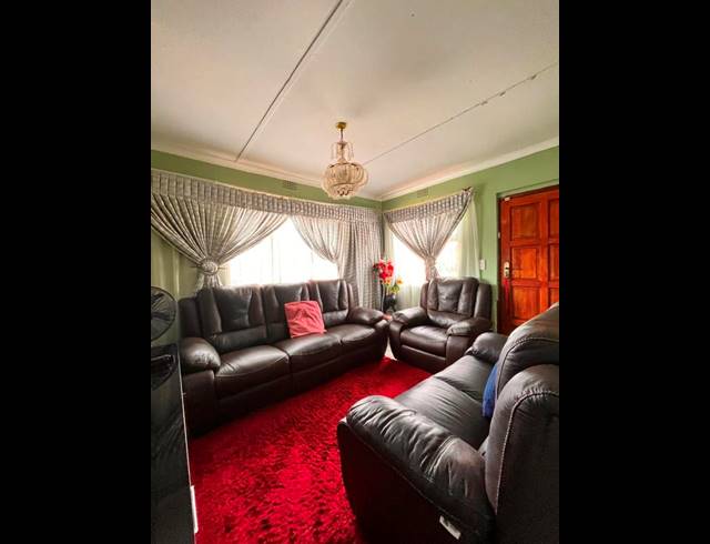 2 BEDROOM HOUSE FOR SALE IN UMHLATHUZE